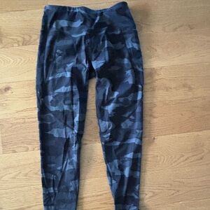 Sweaty Betty Power tights in camo
